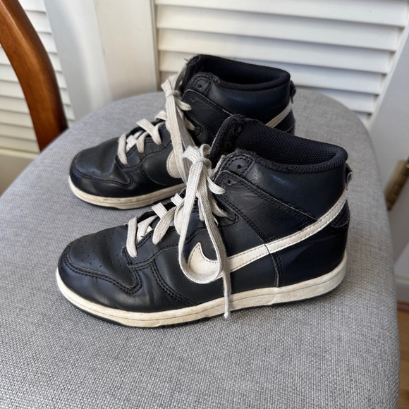 Nike Kid's Dunk High Top Athletic Shoe Sneakers Black Anthracite White 2Y - Picture 4 of 9